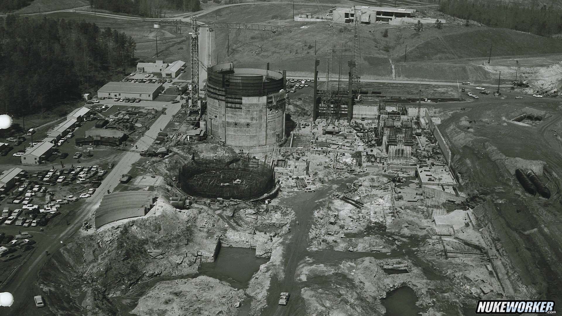 Oconee Nuclear Station
Oconee Nuclear Station, located on Lake Keowee near Seneca, South Carolina, approximately eight miles north of Clemson, is a three-unit nuclear facility. Commercial operations began with Unit 1 in 1973, followed by Units 2 and 3 in 1974. The station’s three pressurized water reactors (PWRs) have a combined generating capacity of 2,554 megawatts—enough to power more than 1.9 million homes. Since beginning operations, Oconee has achieved several industry milestones, including:
Establishing the nation’s first accredited nuclear operator training program
Becoming the first nuclear station to generate 100 million kilowatt-hours of electricity
Achieving over 3 million safe work hours
Earning recognition as the second nuclear station in the United States to receive a 20-year operating license extension from the NRC (Calvert Cliffs preceded it)
Keywords: Duke Energy Oconee Nuclear Station Outdoors