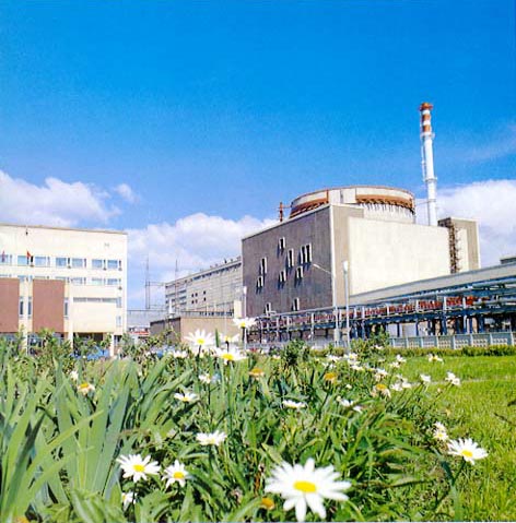 Balakovo
Balakovo Nuclear Power Plant is situated by the river Volga, 900 kilometres south of Moscow. Balakovo was planned to be the biggest nuclear power plant in the world with a total of 24 reactors. But, today only four reactors are in operation. Even though the VVER-1000 reactors are the latest Russian pressurised-water reactors in operation, they still dont meet western safety demands.
Keywords: Balakovo