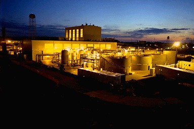 Water Treatment Bypass Process
The Advanced Wastewater Treatment Facility, which operates 24/7, is the cornerstone of Fernalds Aquifer Restoration Project (5531a-1082).
Keywords: Fernald Closure Project Fernald Green Salt Plant, Feed Materials Production Center, Fernald, Ohio (FEMP)