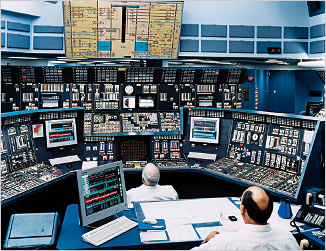 Grand Gulf Control Room
The Control Room: Engineers at Grand Gulf Nuclear Station monitor the plant. Any new nuclear facilities will most likely feature significantly streamlined control rooms. The walls of buttons and knobs would be replaced by several desktop computers and large screens.
Keywords: GrandGulf Control_Room