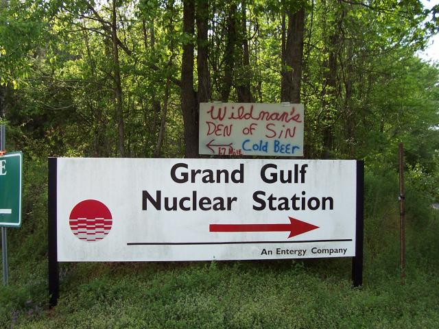 wildman
This sign greets you about a mile before the gate..UH let's see.. which way do I want to go ? You go Wildman.
Keywords: grand gulf wildman