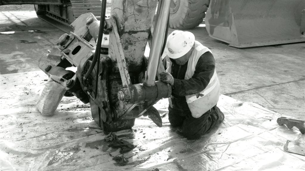 Chuck Reed
The specialty shears (concrete blades) are cleaned prior to return to the home office.
