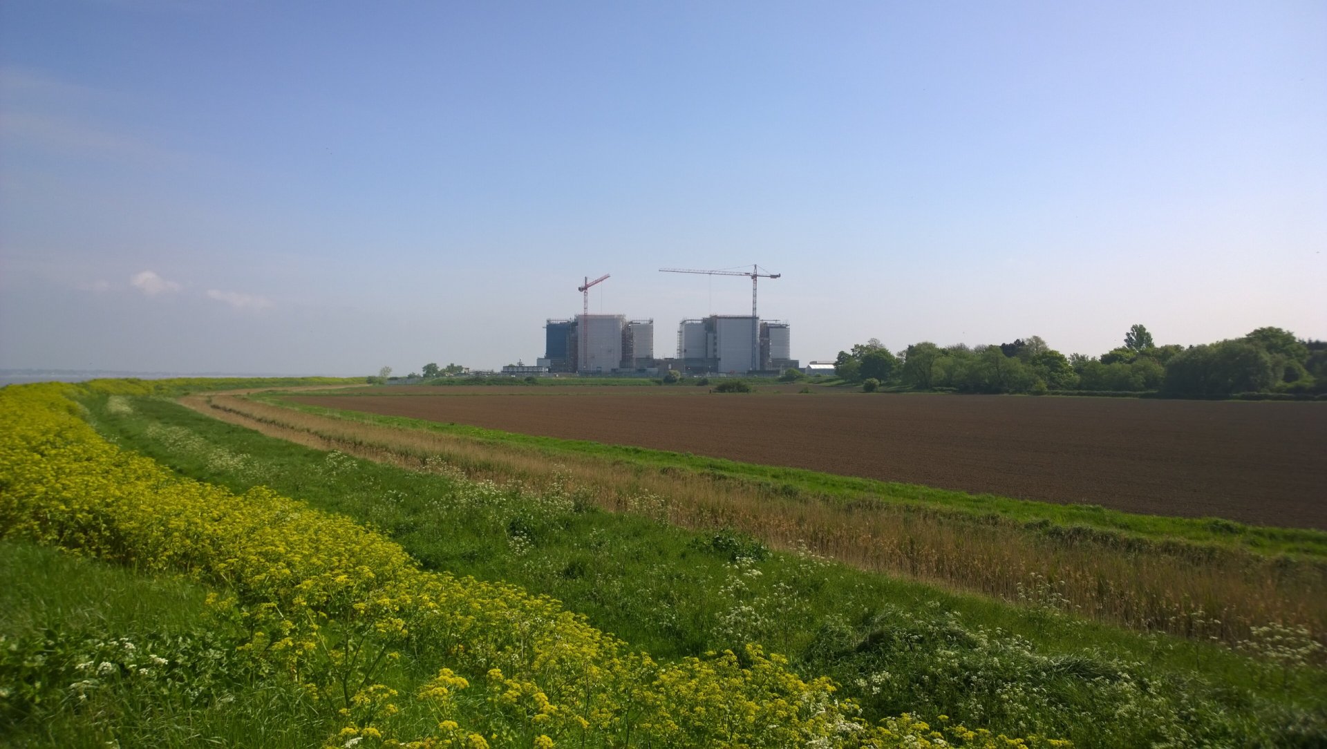 Click to view full size image
==============
Bradwell Powerstation looking East - panoramio
Keywords: Bradwell Bradwell Powerstation looking East - panoramio
Keywords: Bradwell