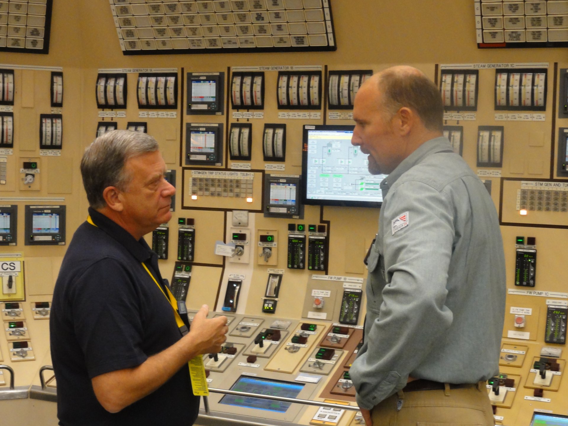 Click to view full size image
==============
NRC Commissioner Wright Visits Braidwood Nuclear Power Plant (48759745621)
Keywords: Braidwood NRC Commissioner Wright Visits Braidwood Nuclear Power Plant (48759745621)
Keywords: Braidwood