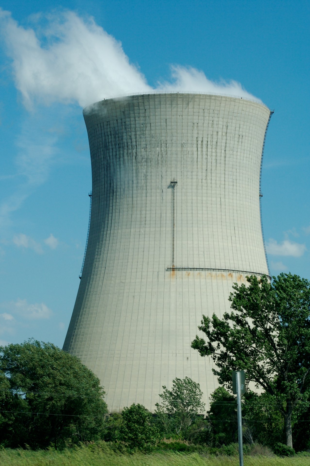 Davis Besse cooling tower
Keywords: Davis-Besse