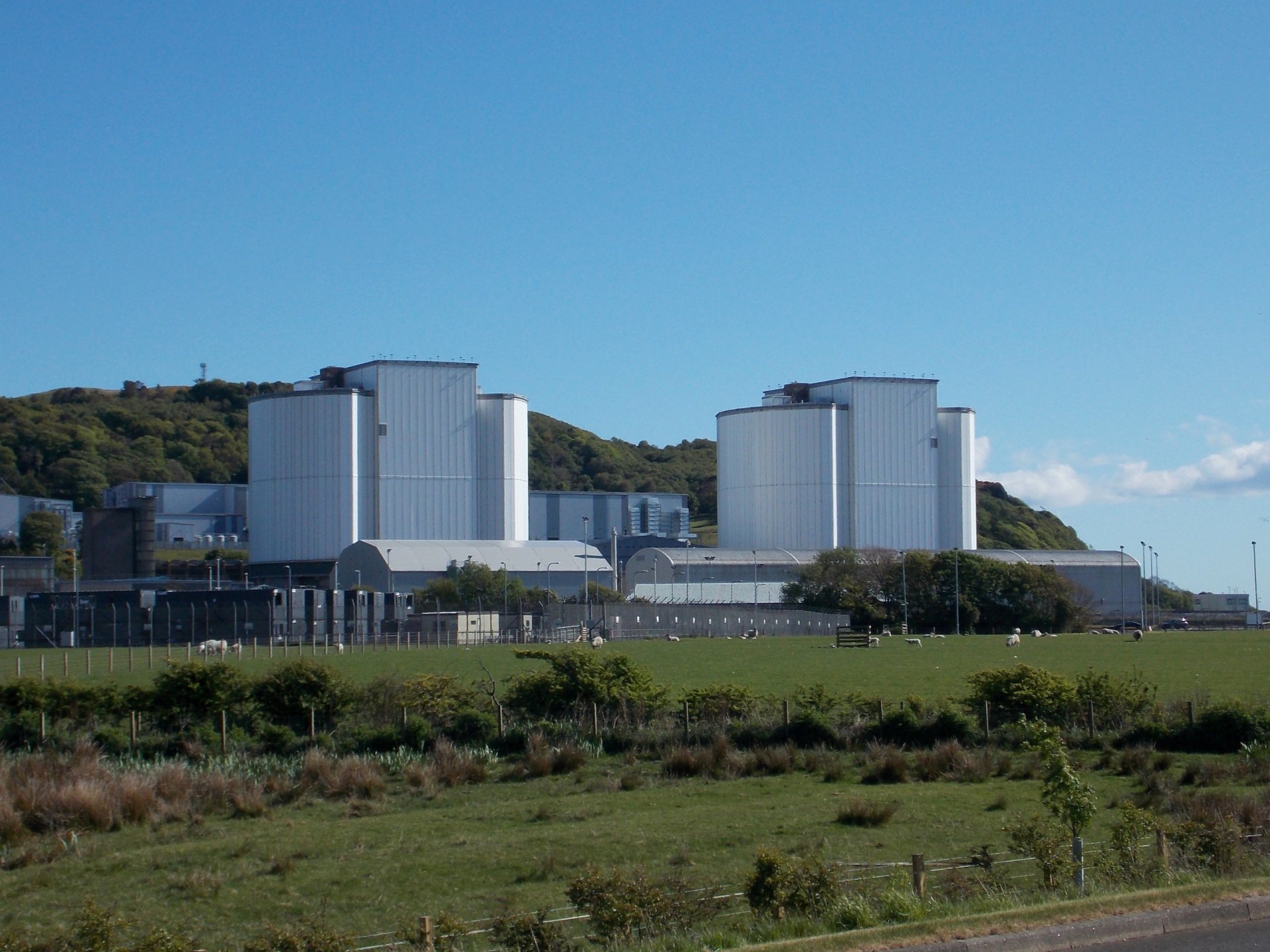 Click to view full size image
==============
Hunterston A nuclear power station (2021)
Keywords: Hunterston Hunterston A nuclear power station (2021)
Keywords: Hunterston