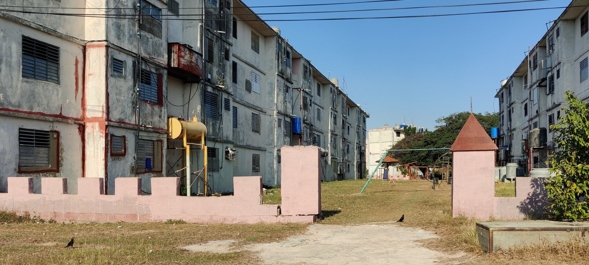 Click to view full size image
==============
Ciudad Nuclear-015
Keywords: Juragua Ciudad Nuclear-015
Keywords: Juragua