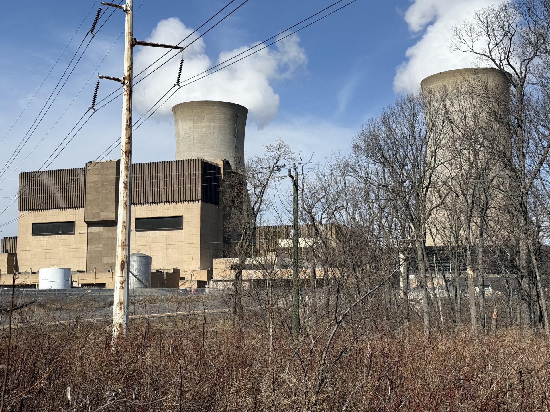 2025-03-19 13 48 37 View northeast toward Limerick Generating Station from Longview Road in Limerick Township, Montgomery County, Pennsylvania
Keywords: Limerick