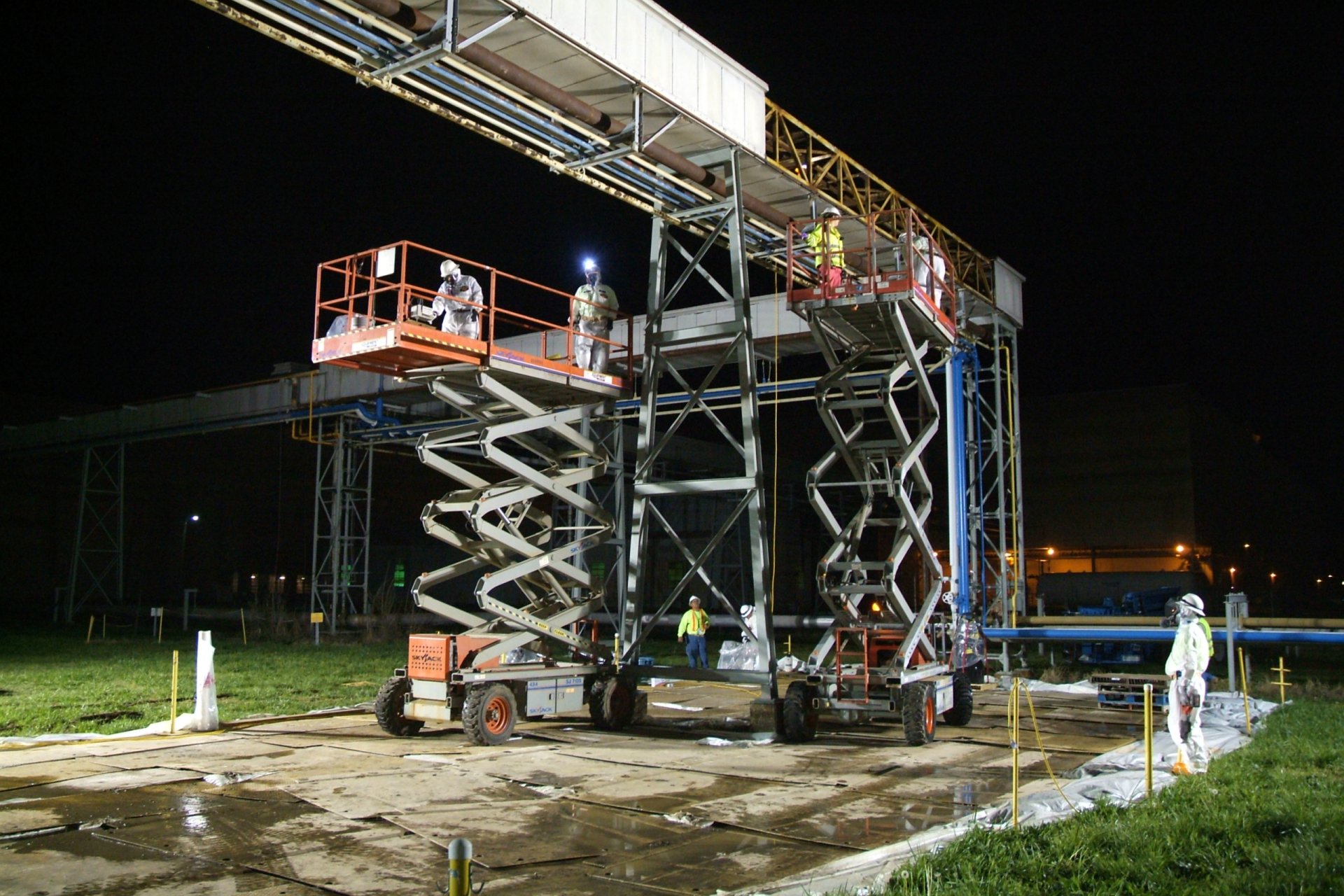 Click to view full size image
==============
Crane Work at the Paducah Site (7487791708)
Keywords: Paducah Crane Work at the Paducah Site (7487791708)
Keywords: Paducah