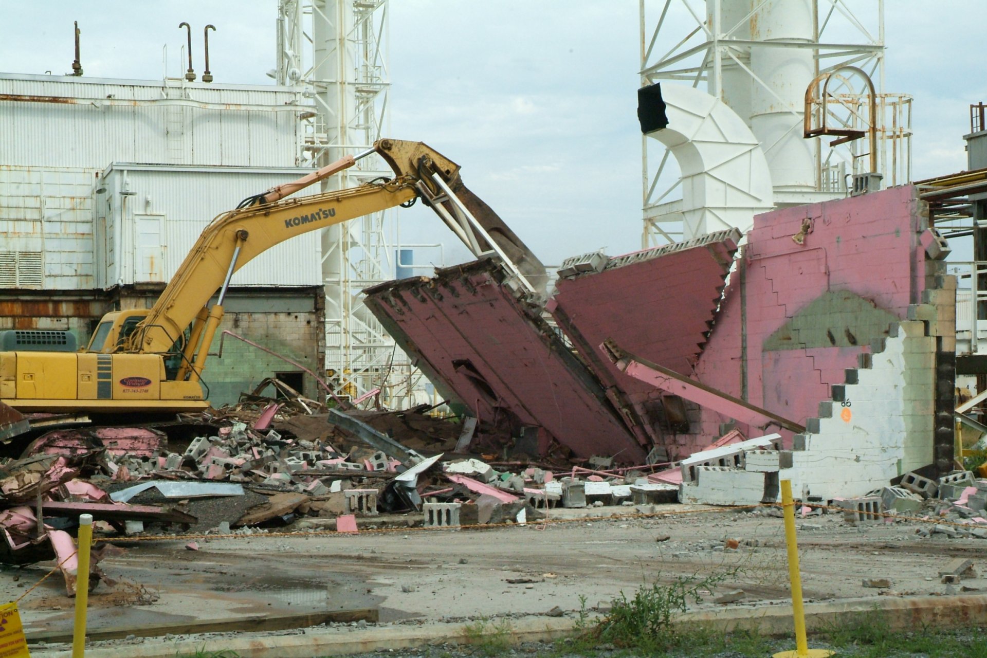Click to view full size image
==============
Paducah demolition - Recovery Act (7516248496)
Keywords: Paducah Paducah demolition - Recovery Act (7516248496)
Keywords: Paducah