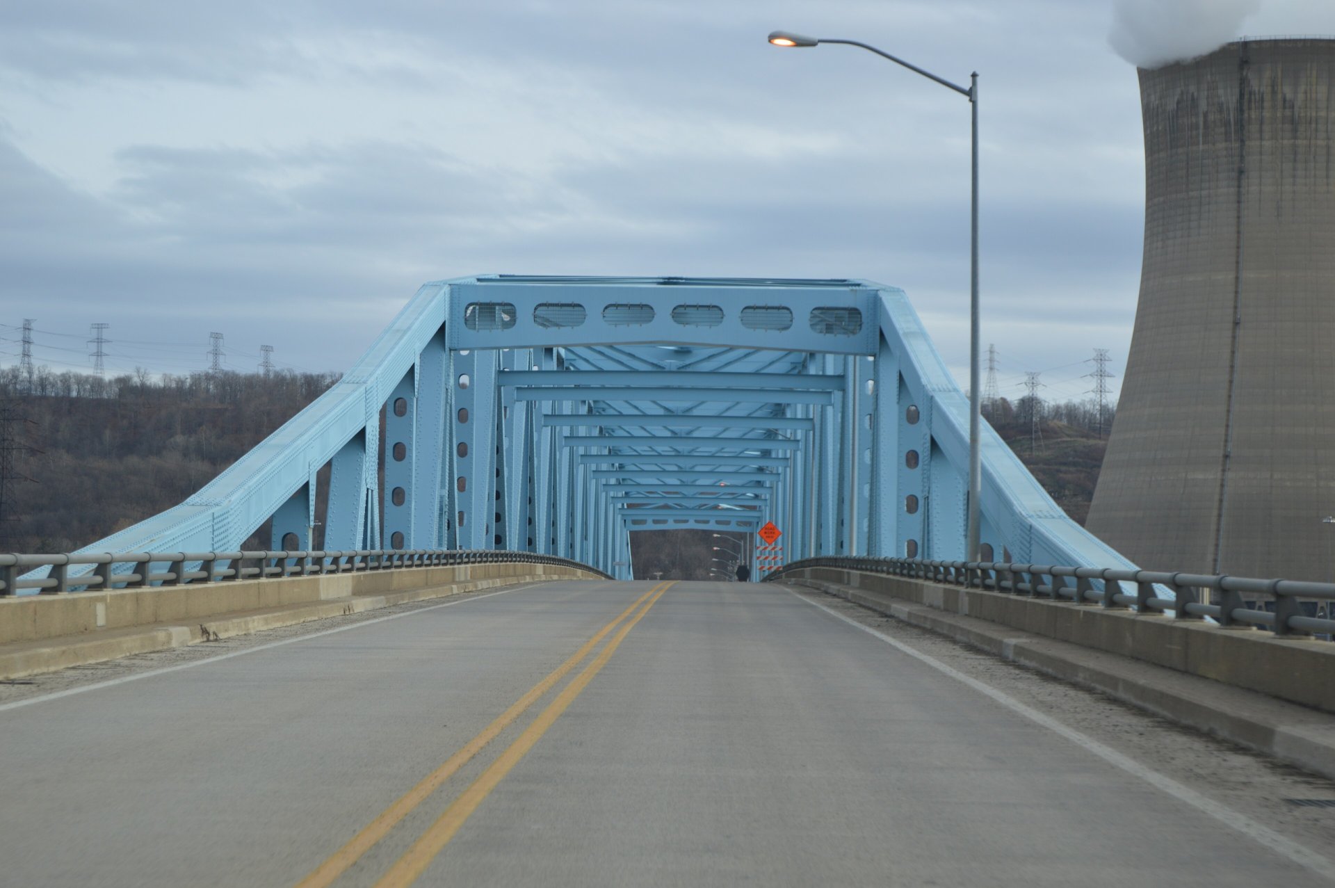Click to view full size image
==============
Shippingport Bridge northern portal
Keywords: Shippingport Shippingport Bridge northern portal
Keywords: Shippingport