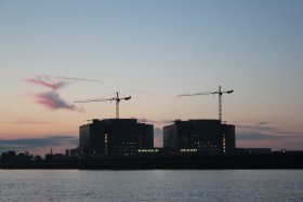 bradwell_bradwell_nuclear_power_station_at_night.jpg