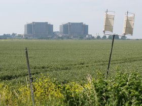 bradwell_bradwell_nuclear_power_station_from_distant_east.jpg