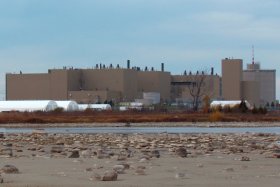 douglas_point_bruce_nuclear_generating_station.jpg