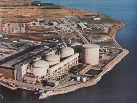 pickering_pickering_nuclear_generating_station_aerial_photo_c1972.jpg