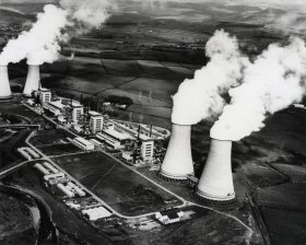 windscale_calder_hall_nuclear_power_station_11823864155.jpg