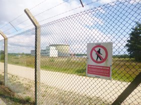 winfrith_winfrith_heath_warning_sign_geograph_org_uk_4134781.jpg