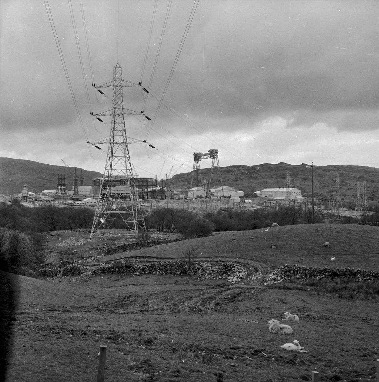 Atomfa Trawsfynydd ar ganol ei hadeiladu (1454217)
Keywords: Trawsfynydd
